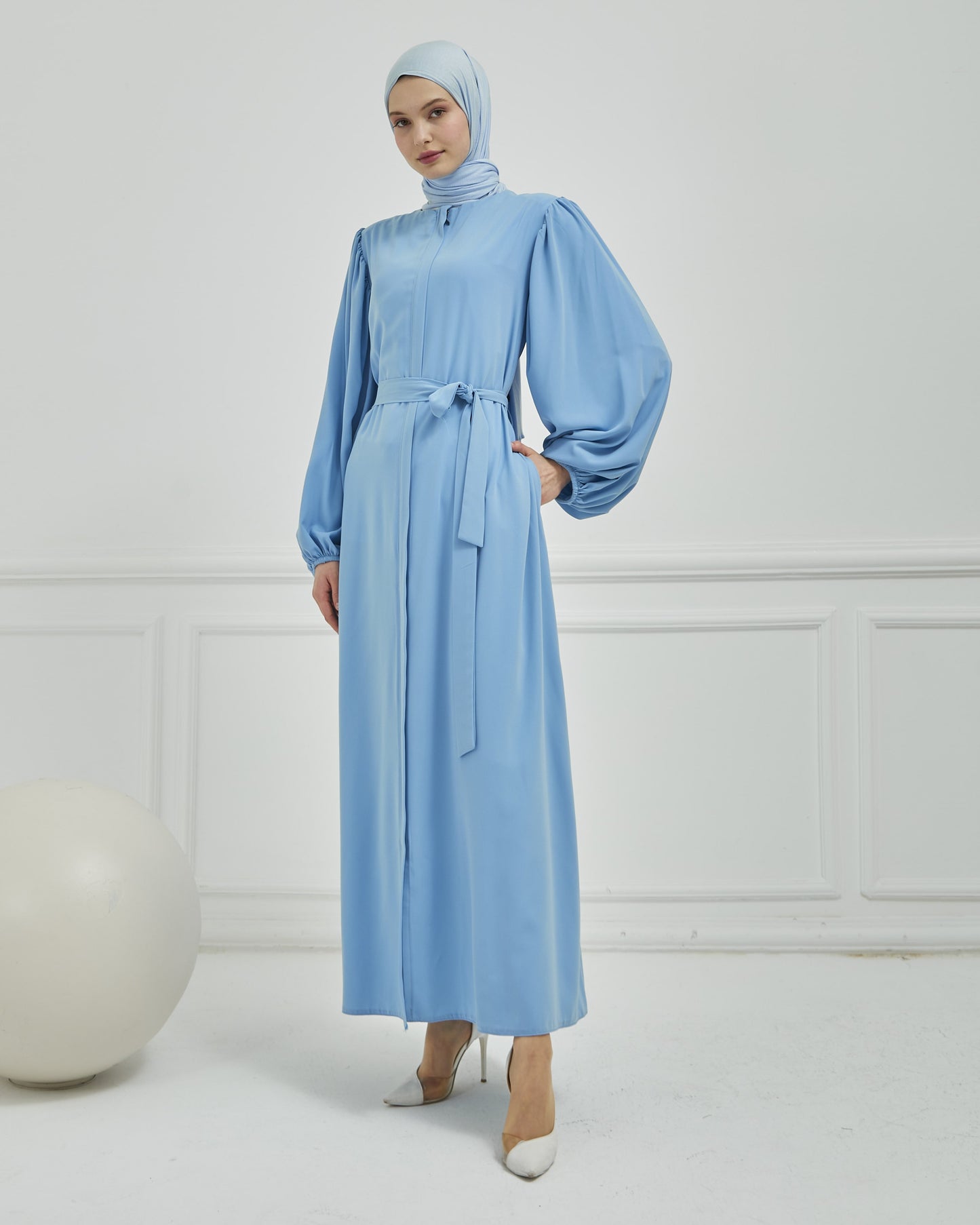 Abaya grise à manches ballon et ceinture à la taille | 2077-24